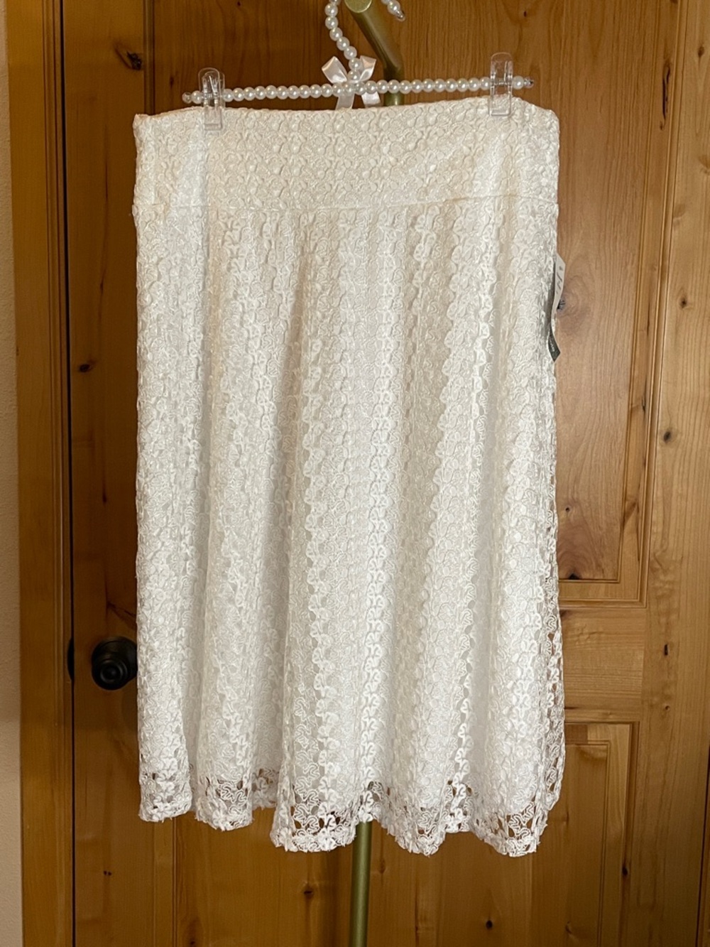 Elizabeth & Nichole Women's White Lace A-Line Skirt - Elegant Floral Overlay  XL